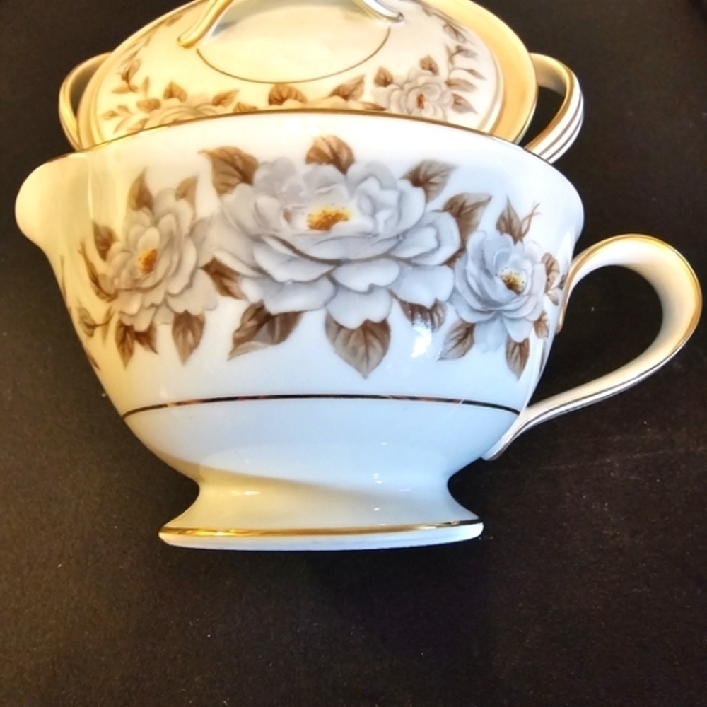 Vintage Noritake China Glenbrook Sugar with Lid and Creamer Set - Picture 3 of 11